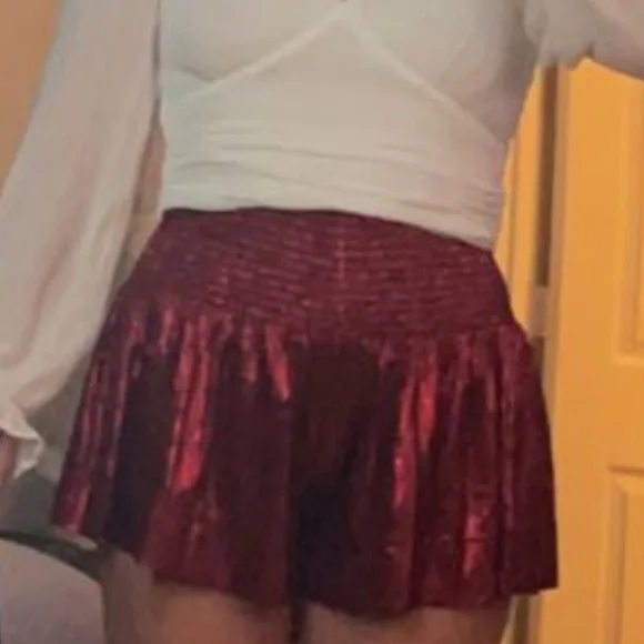 Queen of sparkles swing shorts red - Picture 5 of 5